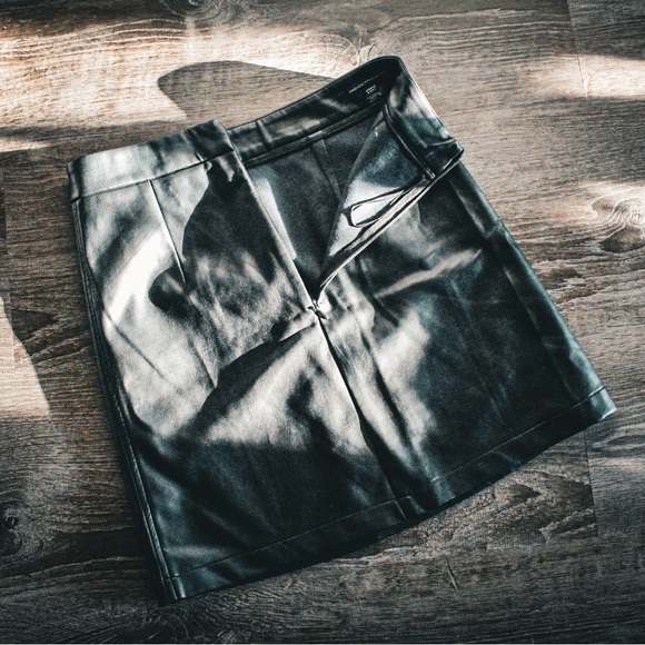 French Connection Faux Leather Skirt - Picture 2 of 6